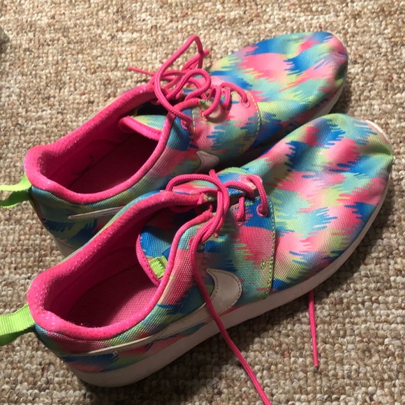 Colorful Nike Roche - Picture 4 of 4